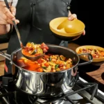 Cuisson d’un plat dans le faitout hybride 5 litres inox & anti-adhésif – NextDeals